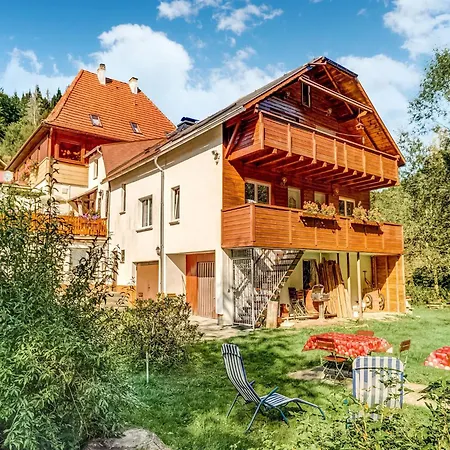 Rustic Black Forest Getaway, Cleaning Included Apartmán *